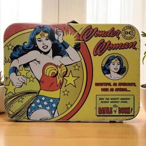 Wonder Woman Collectible Tin Lunchbox - Vintage Comic Art